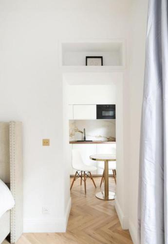 Quartier du Gros-Caillou Apartment | Appt Tour Eiffel invalides