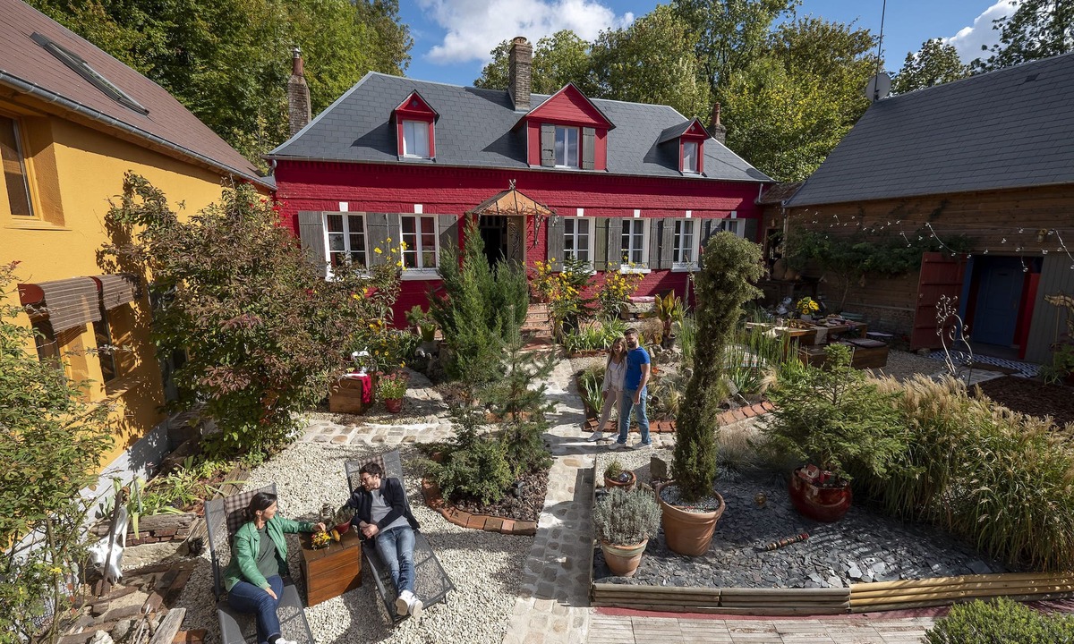 Muidorge House | at 2, a guest house to the taste and color of imagination