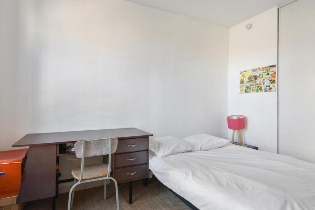 Lille-Moulins Apartment | Atypical flat in Lille close to center and universities - Welkeys