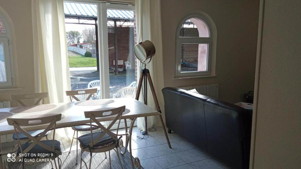 Parvillers-le-Quesnoy Apartment | Au bonheur des Anes - Gîte Topaze