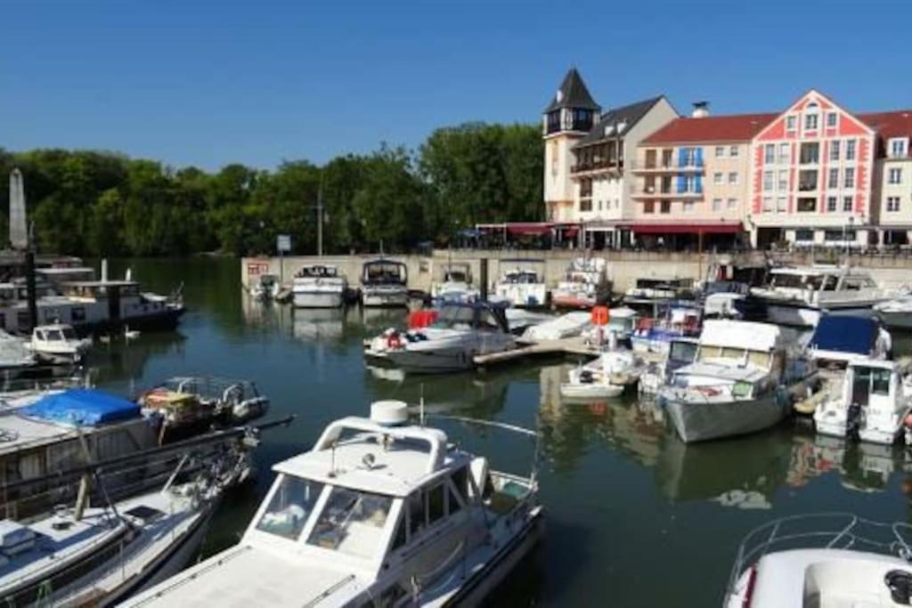 Cergy Apartment | Au cœur du port - CALME - 5 min à pied de la base de loisirs