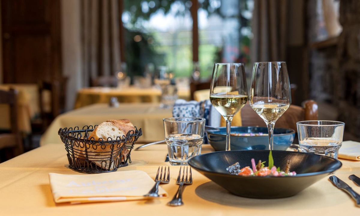 Signy-lAbbaye Hotel | auberge de L'Abbaye