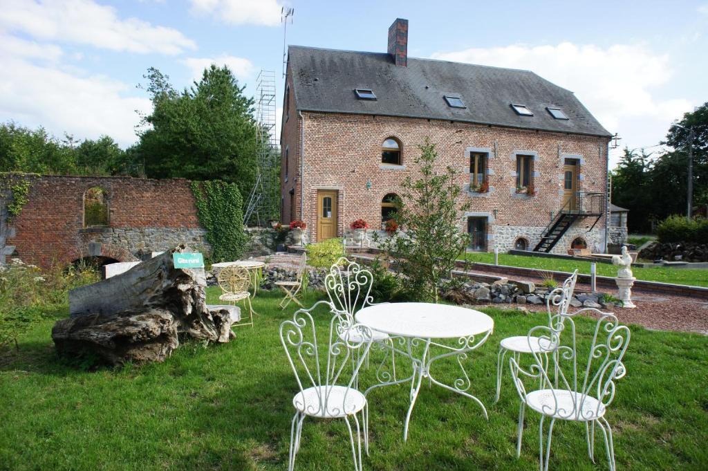 Ferriere-la-Petite Bed & Breakfast | Aux Logis de la Solre