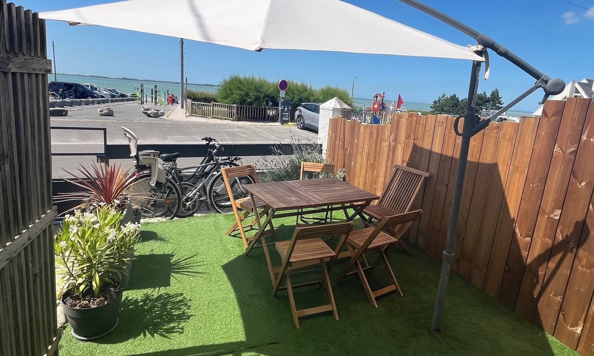 Le Crotoy Apartment | Bélicine, seafront apartment for 5 people
