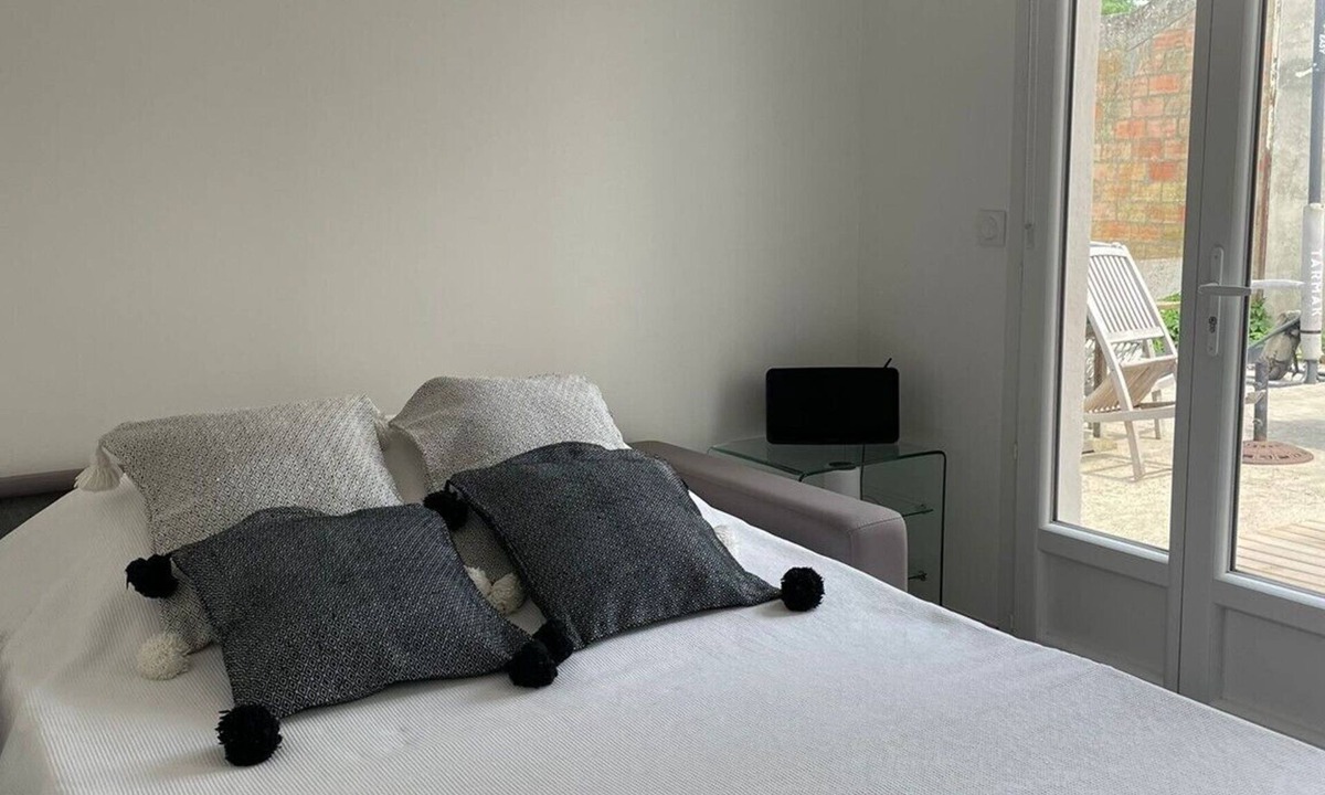 Bretigny-sur-Orge Bed & Breakfast | Bed and breakfast, 7 minutes walk RER C, 25 minutes from the center of Paris
