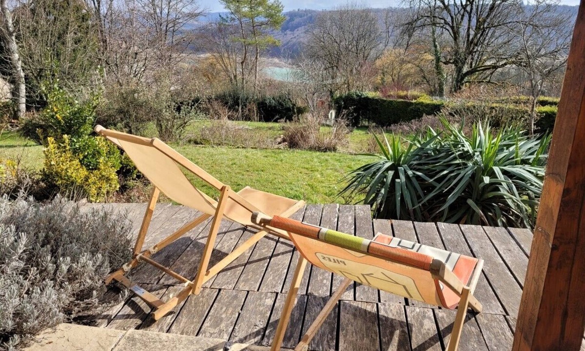 Largillay-Marsonnay House | Belle ferme surplombant le lac de Vouglans