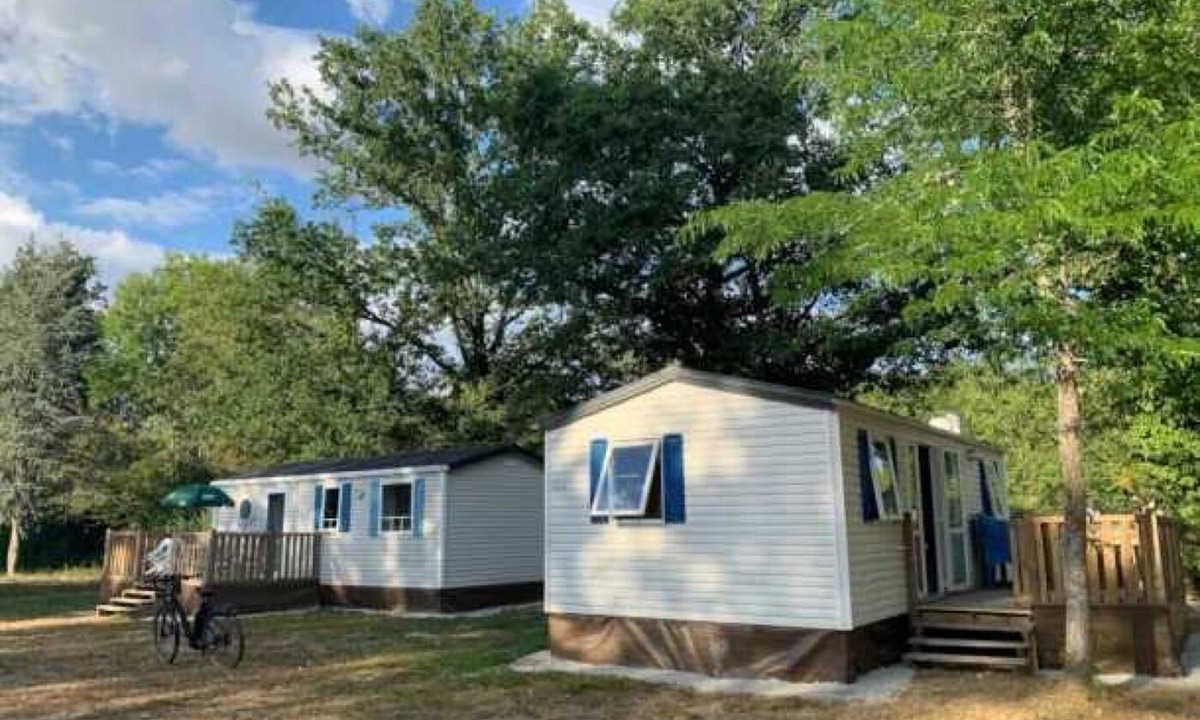 Saint-Honore-les-Bains House | Camping - Piscine - eeebdb