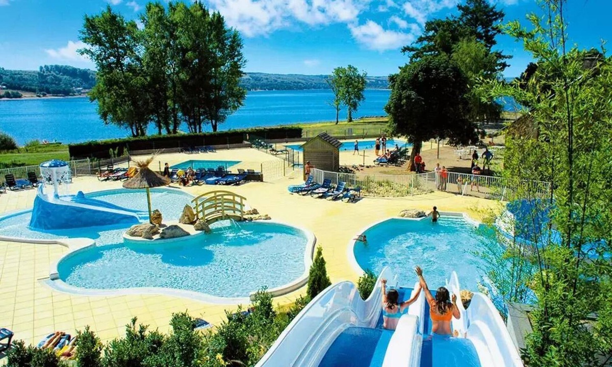 Canet-de-Salars House | Camping Le Caussanel* - Family Confort 3 room apartment for 4 people Air-conditioned