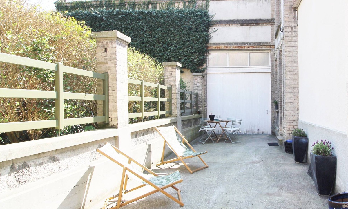 Courlancy House | Center Maisonnette near cathedral with terrace