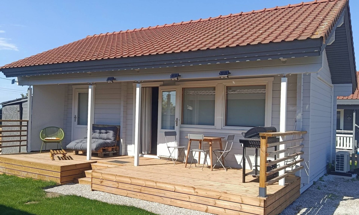 Bourbourg Ski Chalet | Chalet near the beach in a private wooded estate with fishing pond