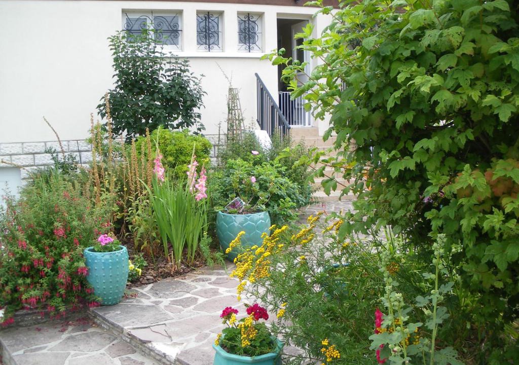 Vernouillet Bed & Breakfast | Chambre d'Hôtes - DOUCE NUI-THE