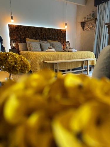 Beaumont Saint-Cyr Bed & Breakfast | Chambre Tuffeau "Belle An Pierre chambres d hôtes & spa"