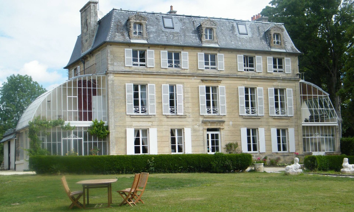Saint-Martin-des-Entrees Bed & Breakfast | Chambres d'hôtes Château de Damigny