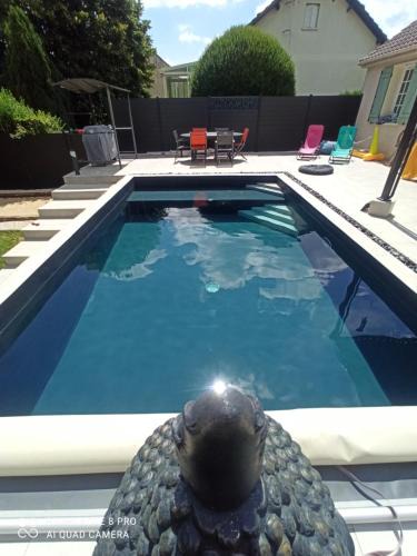 Auffargis Villa | Charmante maison avec piscine chauffée, salle de cinéma et bar