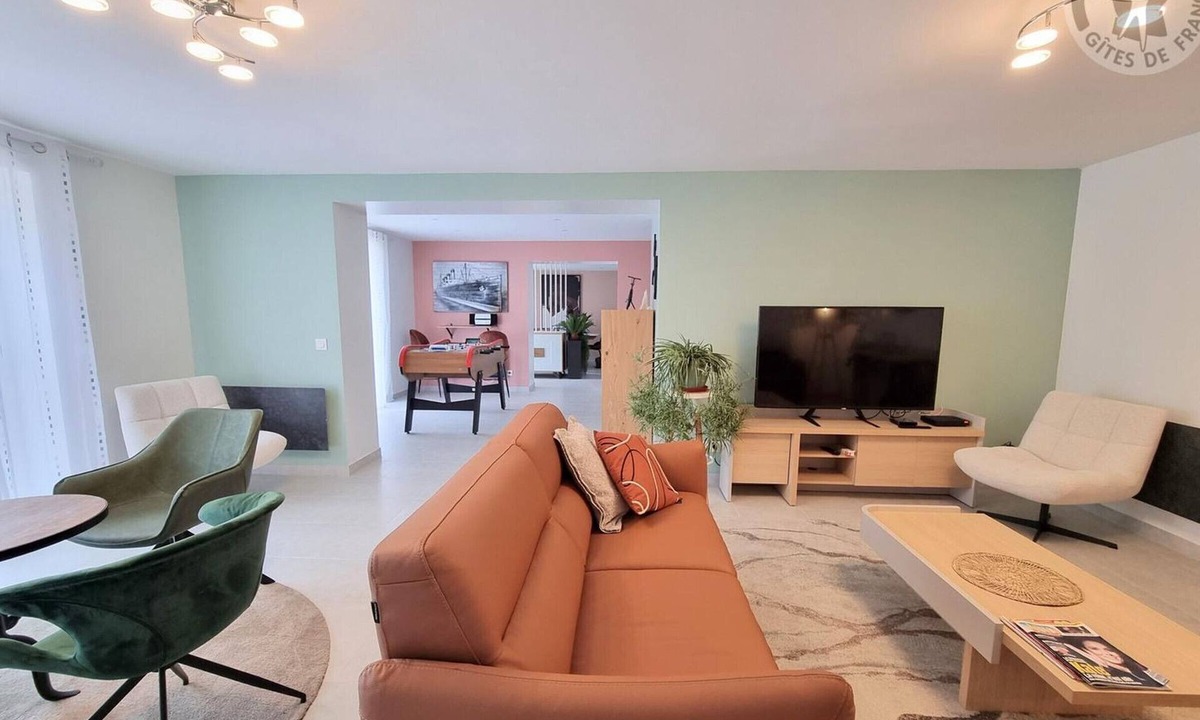 Viels-Maisons Cottage | Charming 4-Bedroom Cottage with Garden, Terrace, and Close to Disneyland Paris