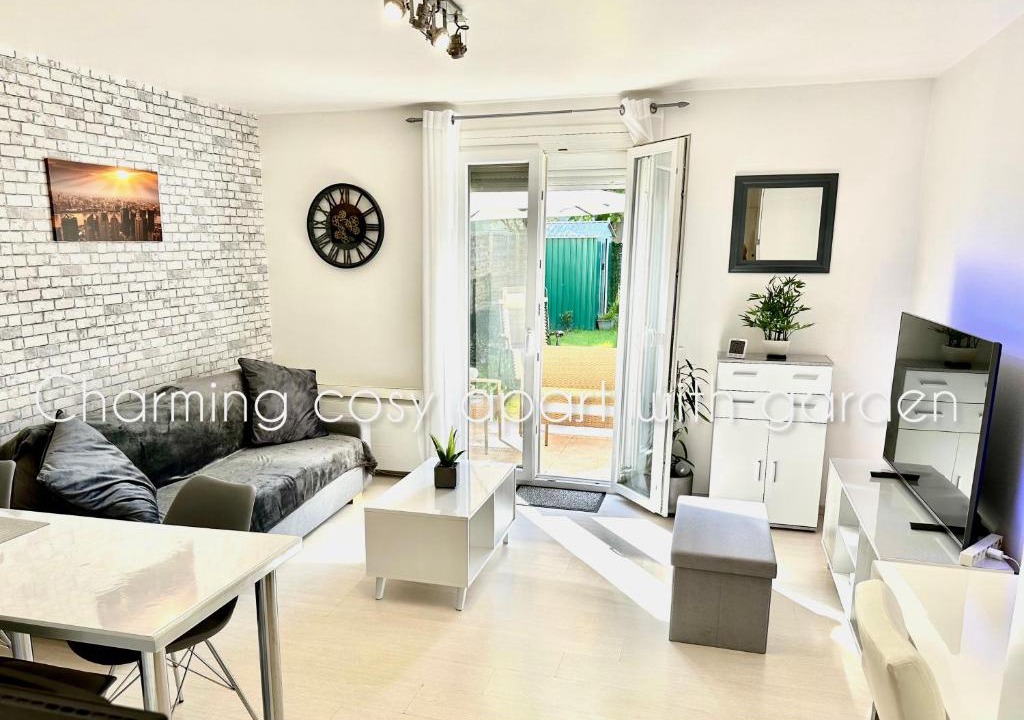 Claye-Souilly Apartment | Charming cosy apart with garden free parking