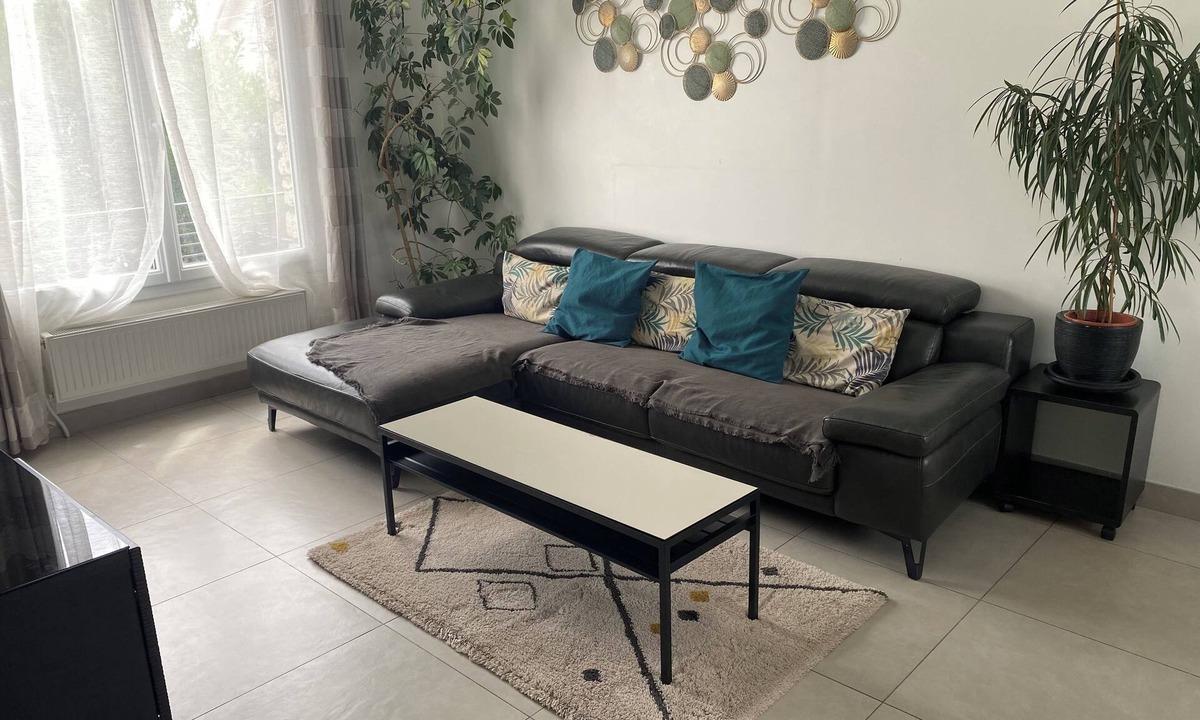 Ermont House | Charming house five minutes walk from the Ligne H train station. 30 minutes from Paris.