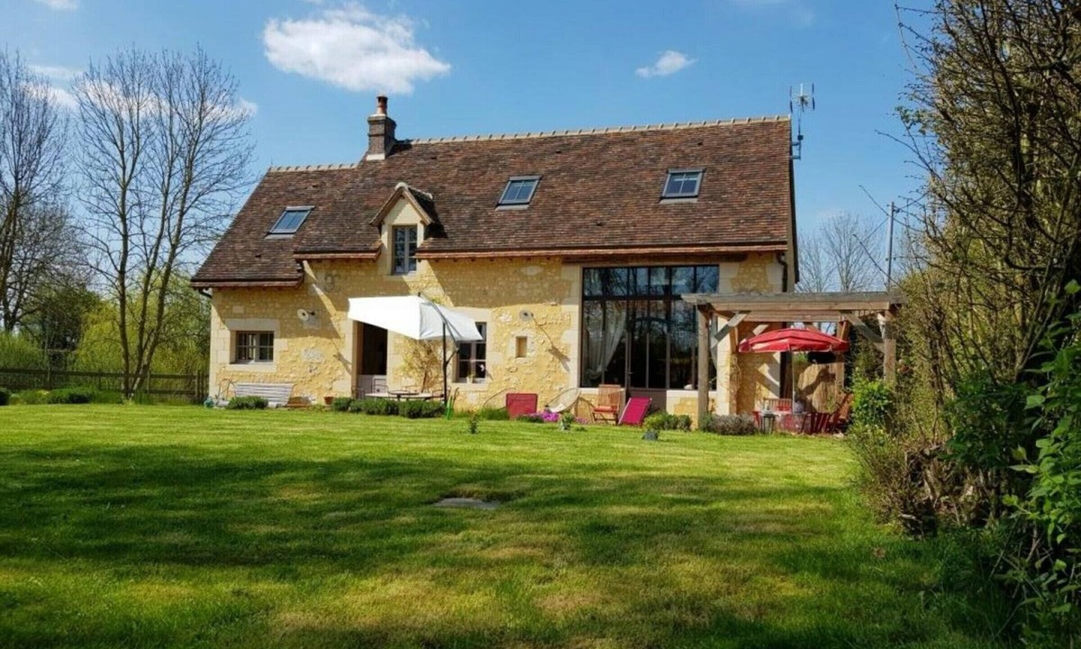 Le Pin-la-Garenne Cottage | Charming Independent House with Garden, Pond, and Modern Amenities in Tranquil Hamlet