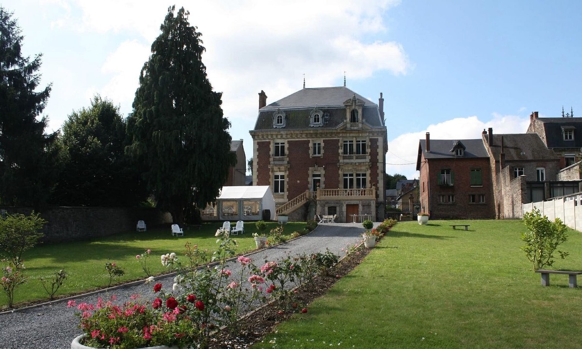 Haybes Other | Chateau on the edge of the Voie Verte and the River Meuse