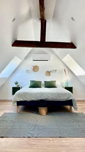 Saint-Amand-les-Eaux Apartment | Chez Clément et Mathilde -Duplex climatisé Hyper centre , tout équipé