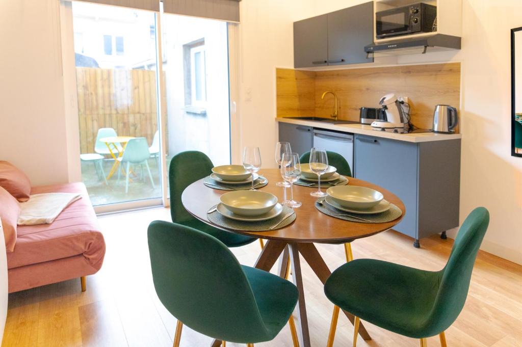 Calais Apartment | Chez Gatsby
