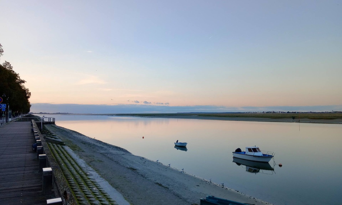 Moyenneville House | Chez Margaux comfortable fisherman's house facing the bay nearby shops