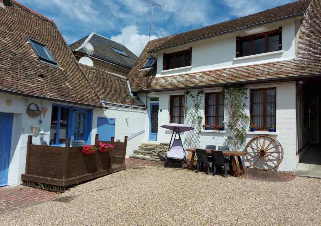 Trie-Chateau House | Chez Robins