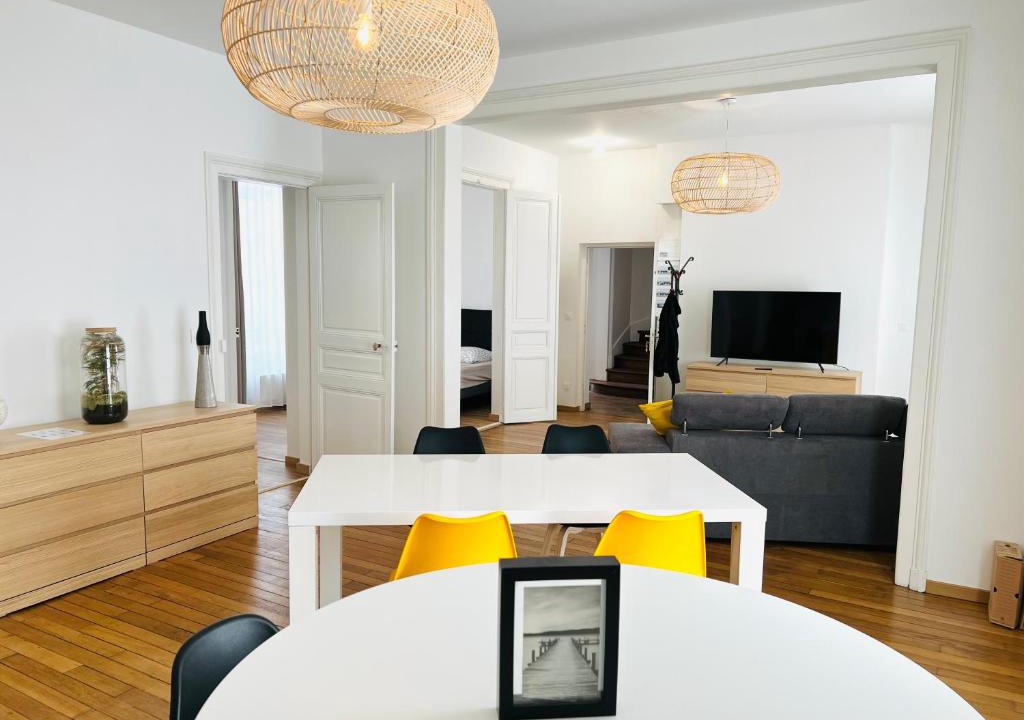 Reims City Centre Apartment | CHIC Appartement Type 4/Parking Privé