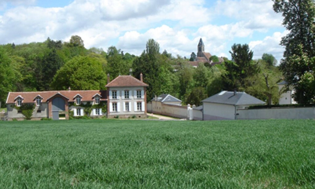 Mouroux House | Close to Disney & Paris splendor & authentically renovated Brie farmhouse