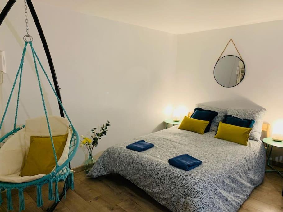 Avesnes-sur-Helpe Apartment | cocooning modern design studio