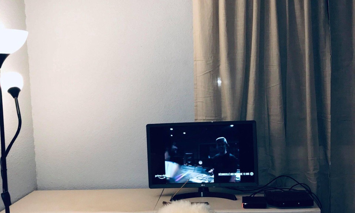 Suresnes Apartment | Comfortable Studio Apartement Dans une Résidence Calme et Securisée