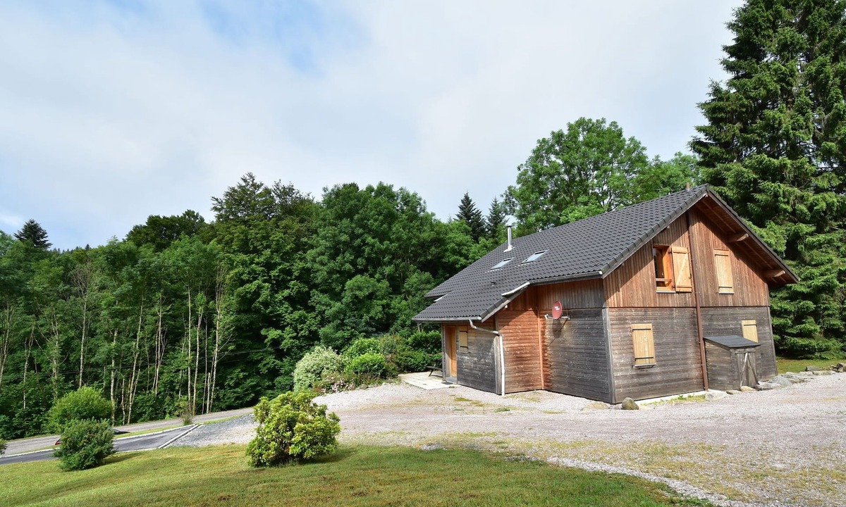 Liezey Ski Chalet | Cosy chalet in Liézey with countryside views