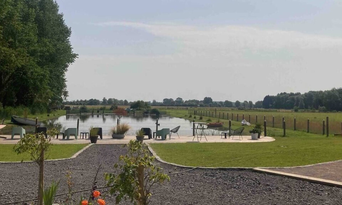 Saint-Quentin-en-Tourmont House | Cottage 1, the Echo of 2 bays, cottage on the edge of a pond