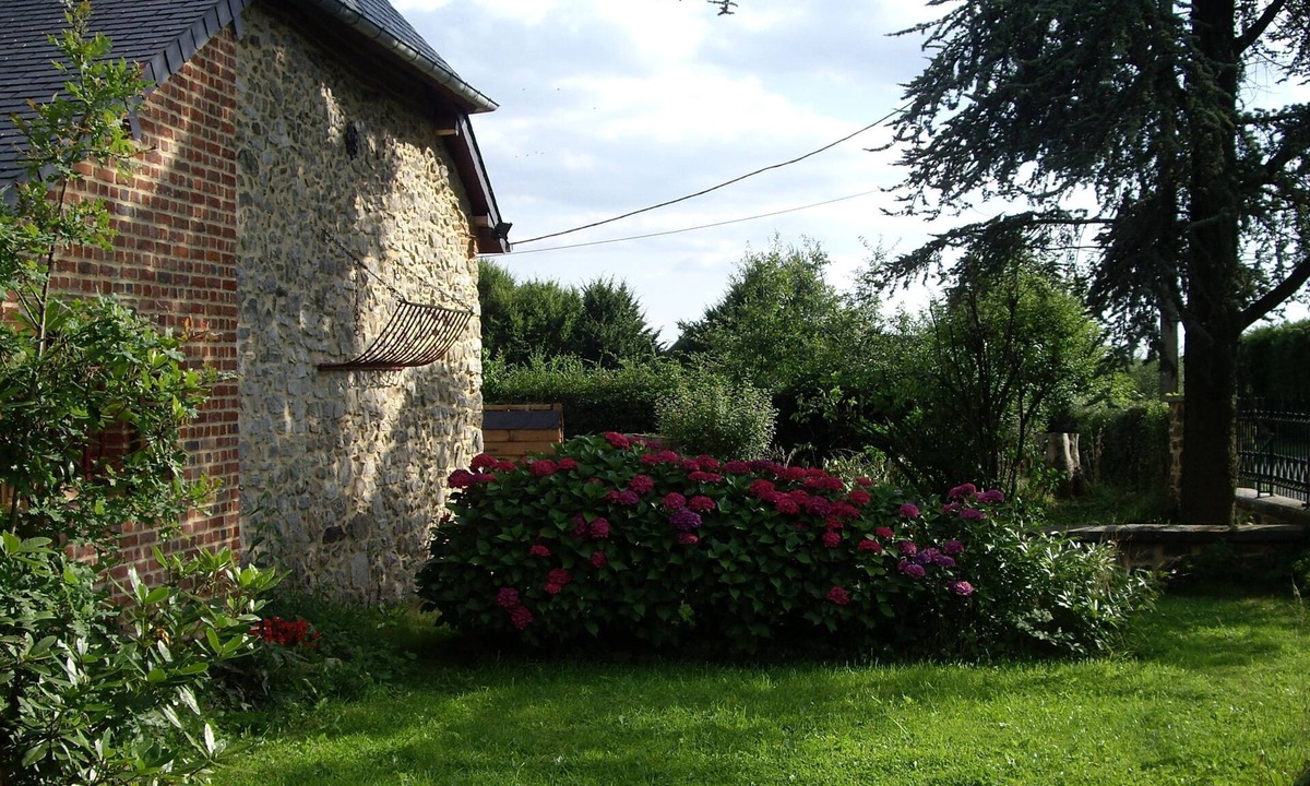 Mondrepuis House | Country property not overlooked