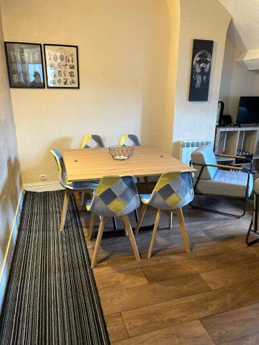 Nemours Apartment | Cozy Loft - Proche Gare - Nemours