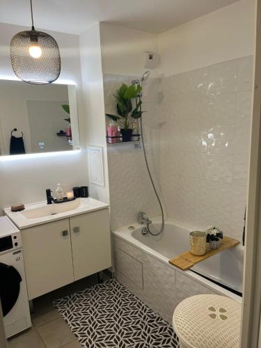 Vaires-sur-Marne Apartment | Détente , famille, Disney et Nature
