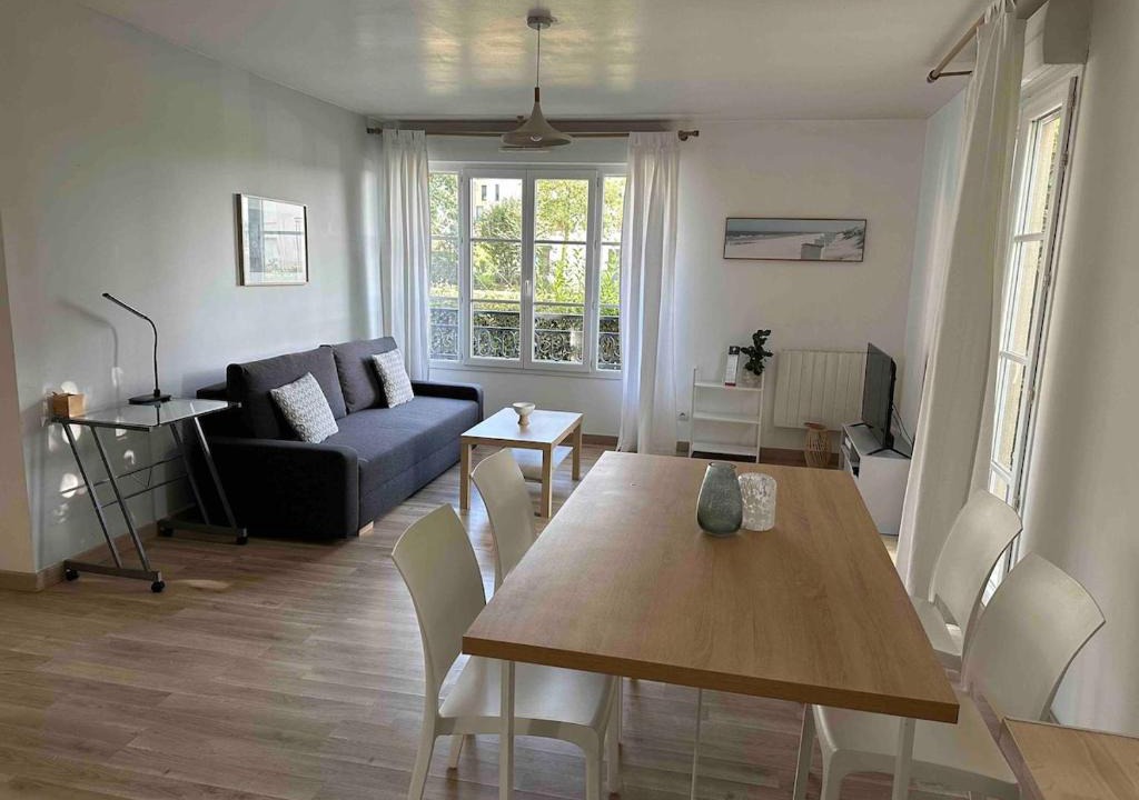 Bussy-Saint-Georges Apartment | Disneyland 10 minutes Paris 35 minutes