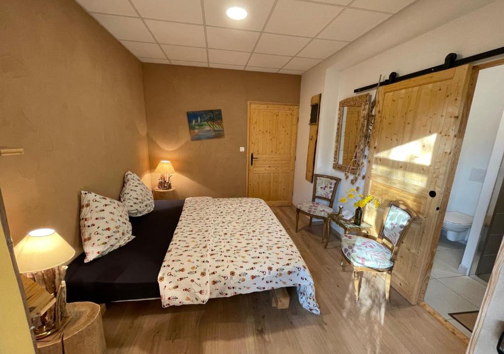 Beaugies-sous-Bois Bed & Breakfast | Double room on farm (La ferme du Tao)