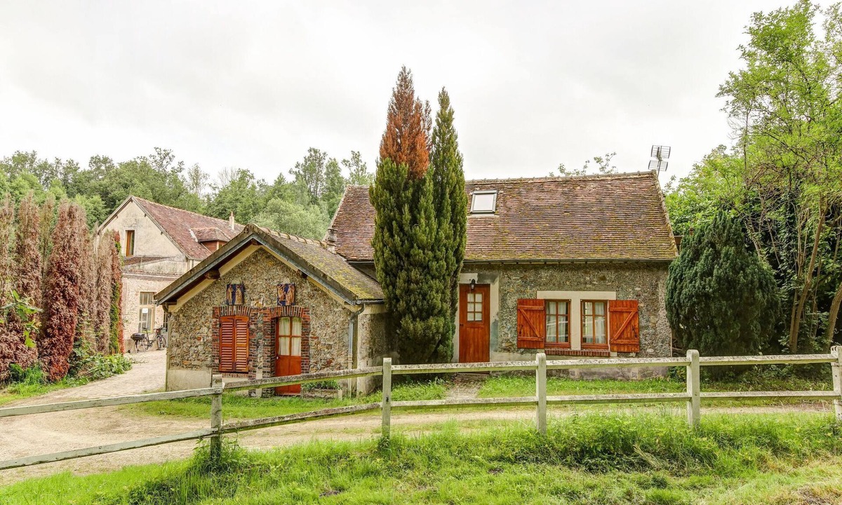 Raizeux House | Dreamy Holiday Home in Raizeux with Terrace