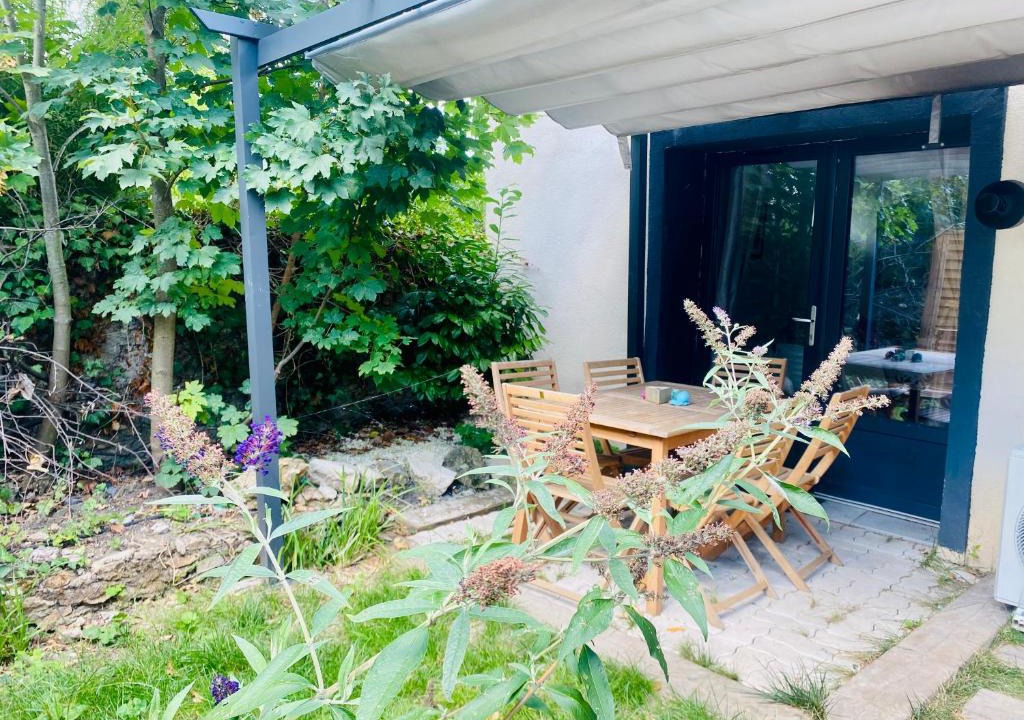 Centre Apartment | Duplex climatisé avec une terrasse sur jardin