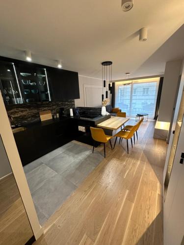 Issy-les-Moulineaux Apartment | Elegant Apartment Minutes from Paris