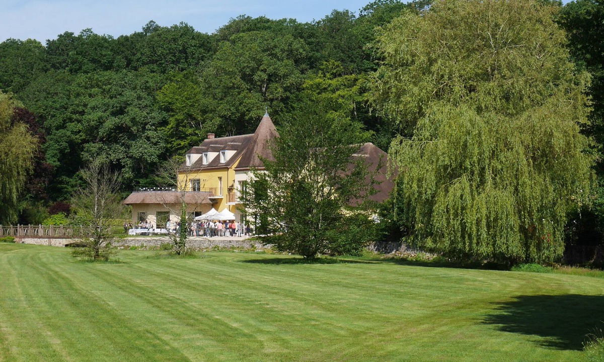 Montigny-le-Chartif Villa | Exceptional property with elegant, generous spaces on the edge of the Perche region.