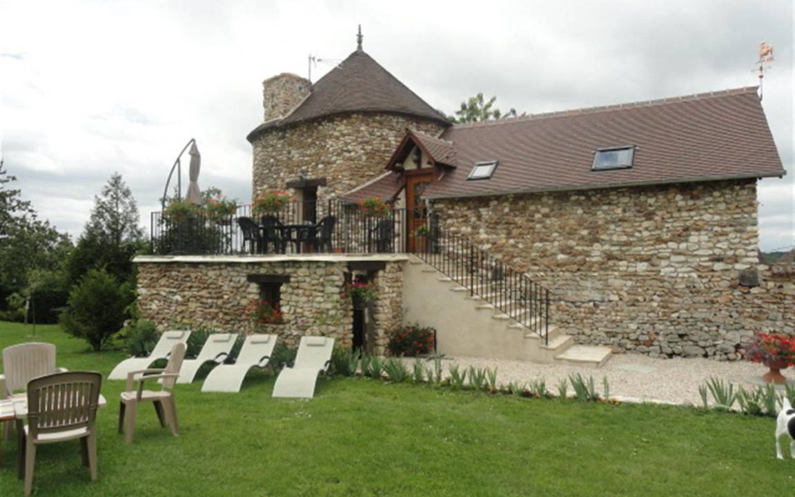 Saint-Etienne-sous-Bailleul House | 90 m² House ∙ 3 bedrooms ∙ 20 guests
