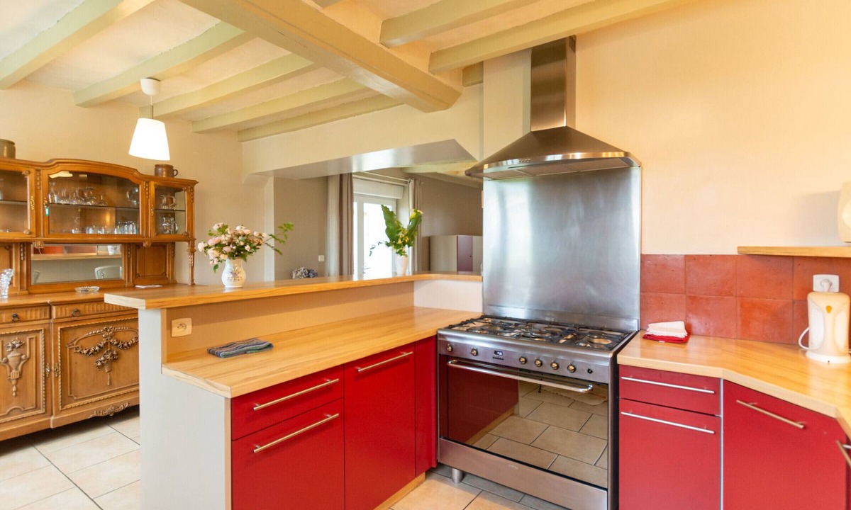 Saint-Christophe-en-Champagne Cottage | Cozy Gîte with Private Bathrooms, Terrace, and Garden near Le Mans - Sleeps 8