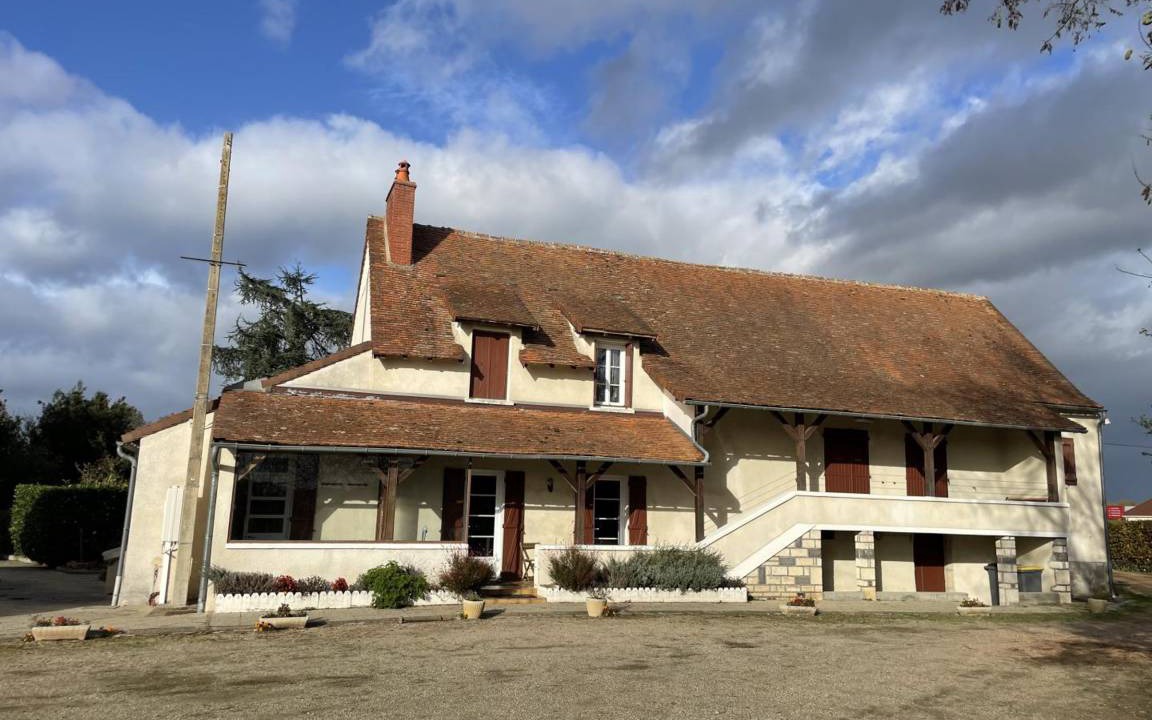 Saint-Pourcain-sur-Sioule Cottage | 143 m² Cabin ∙ 4 bedrooms ∙ 9 guests