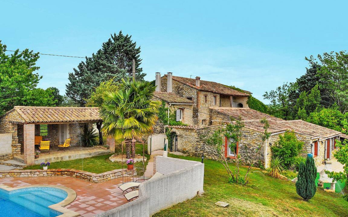Saint-Sauveur-de-Cruzieres House | 400 m² Farmhouse ∙ 8 bedrooms ∙ 14 guests