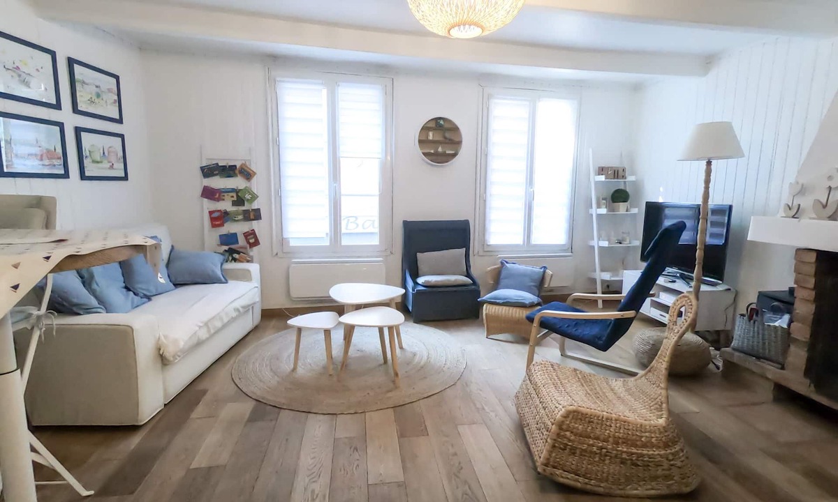 Trouville-sur-Mer Apartment | Full center. 2 charming rooms. 150m from the beach