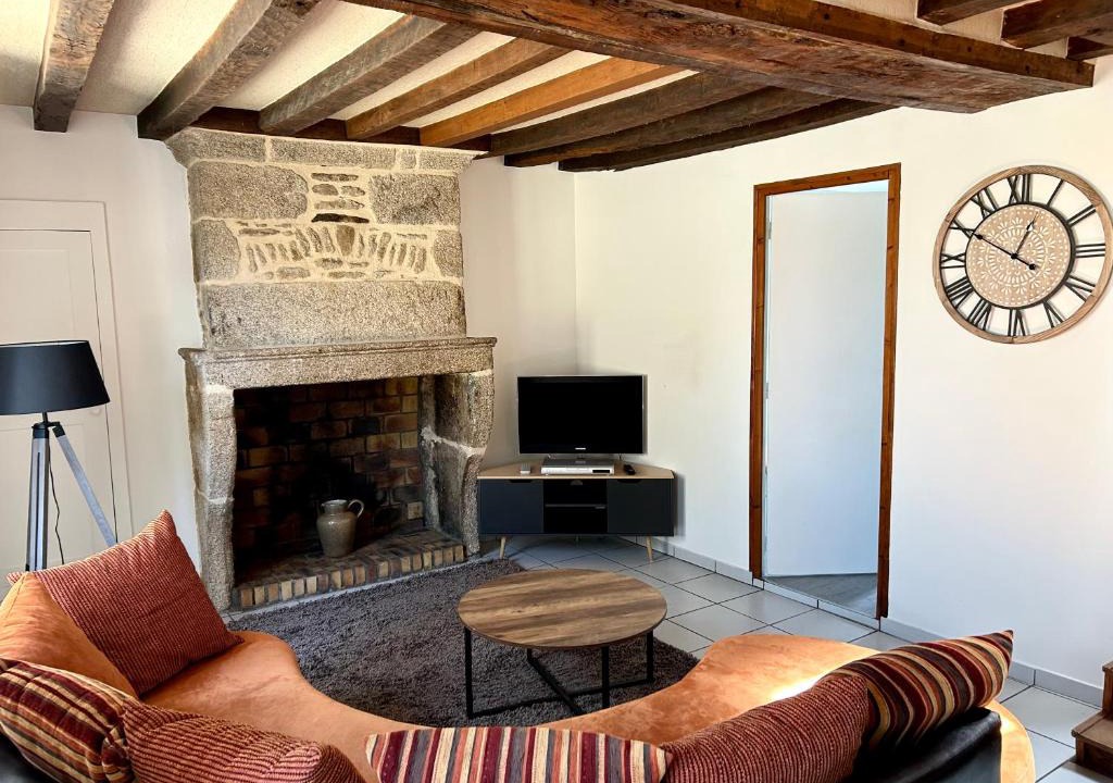 Saint-Pierre-des-Nids House | Gîte des halles : 4-6 pers. Maison de bourg.