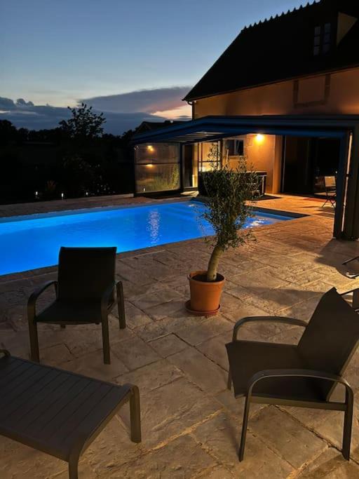 Couzon House | Gîte la bergerie, piscine chauffée,