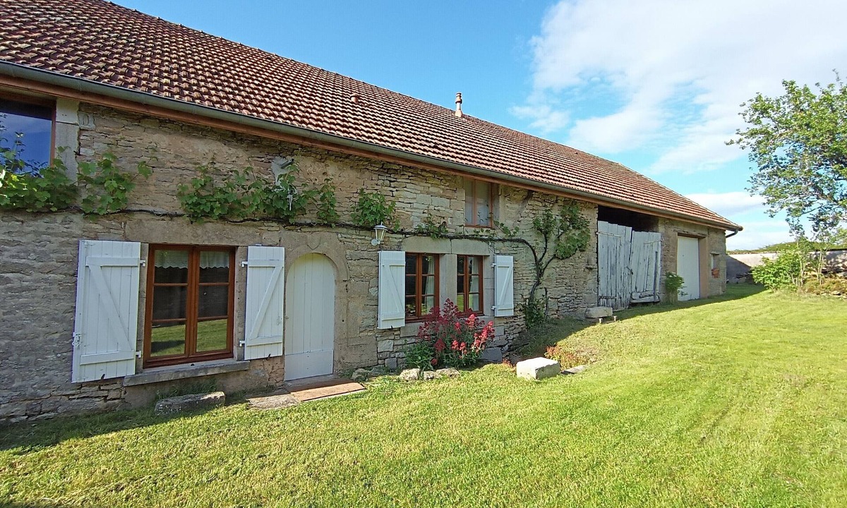 Civry-en-Montagne House | Gîte Le Belvédère du Lac between lakes and castles of the Dukes of Burgundy
